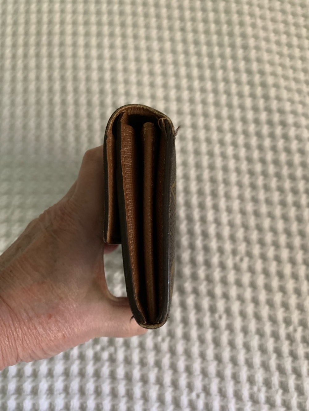 Louis Vuitton Brown Monogram Sarah Wallet - Picture 4 of 12